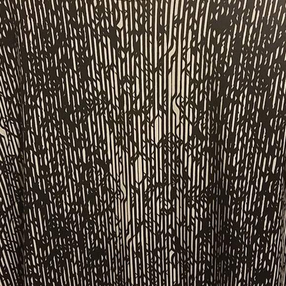 Black & White Irma - Picture 1 of 4